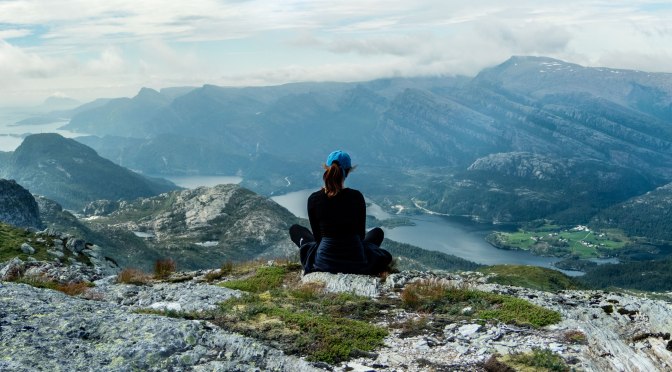 Nipetur i Eikefjorden / “Peak bagging”